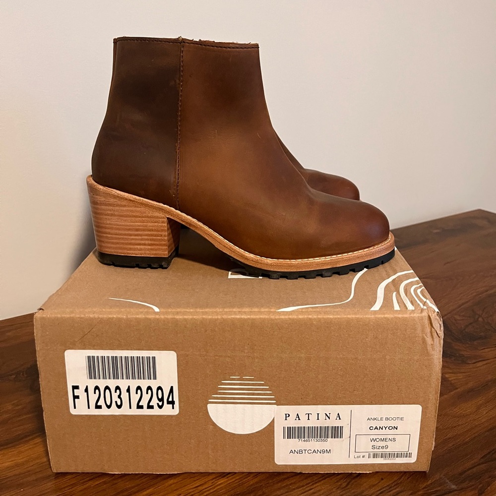 Size 9 Patina Portland Leather Boots